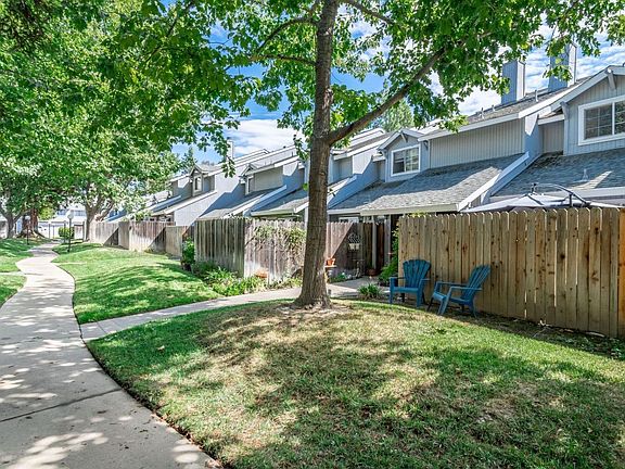 2nd image of 7678 Lily Mar Ln
