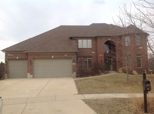 4 Crenshaw Ct, Bolingbrook, IL 60490