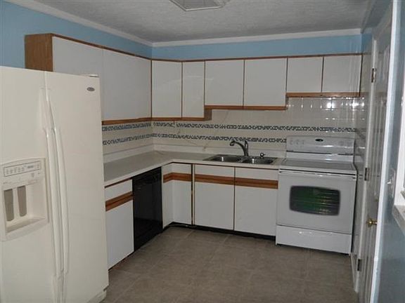 5th image of 3020 Pokagon Dr