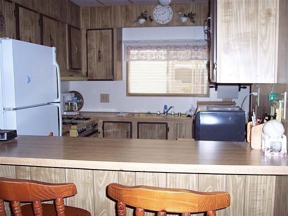 4th image of 1850 W Lincoln St #55