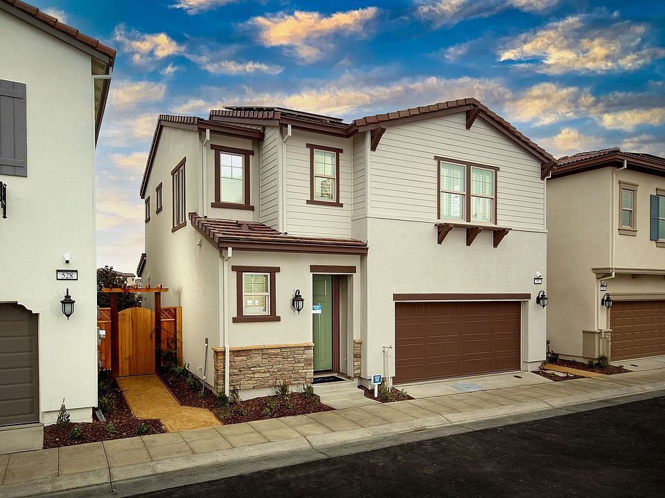 Bergamo Plan 2 Model Homesite 17