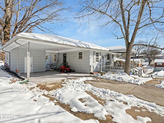 3rd image of 6008 Pamela Ln