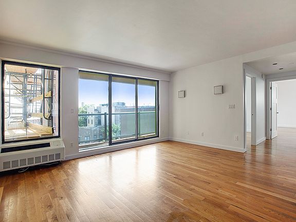 3rd image of 2217 Caton Ave #9