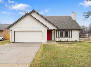 8959 E 16th Pl, Tulsa, OK 74112