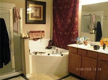 3rd image of 6737 Thornhill Cir