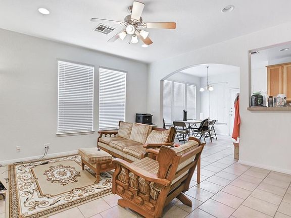 2nd image of 712 1/2 Franklin Blvd #C