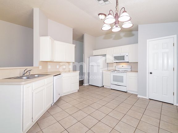 3rd image of 10640 NW 34th Ter