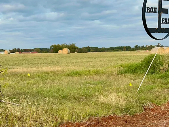 28 Sleep Easy Rd, Kilgore, TX 75662