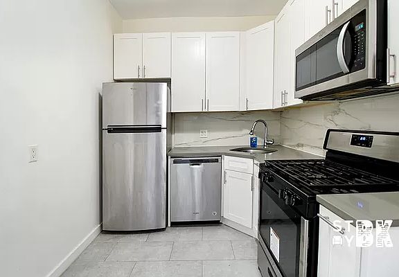 4th image of 717 Lexington Ave #2R