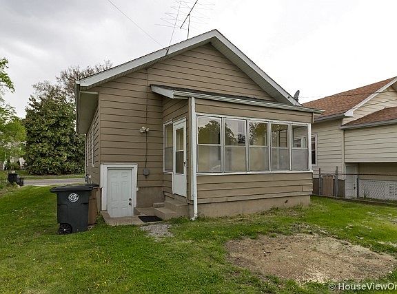 3rd image of 124 N West End Blvd