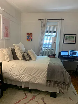 Rented by M.Grossman R.E. Management | media 6