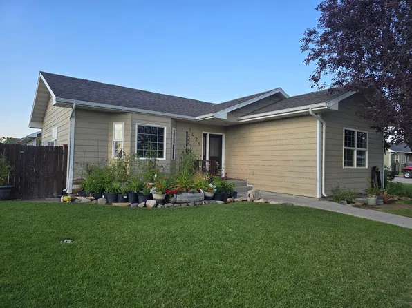1425 27th Ave S, Great Falls, MT 59405