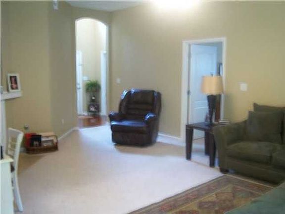 5th image of 4615 Smithfield Dr
