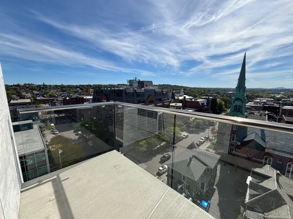 Bank Street Apartments at Burlington Square