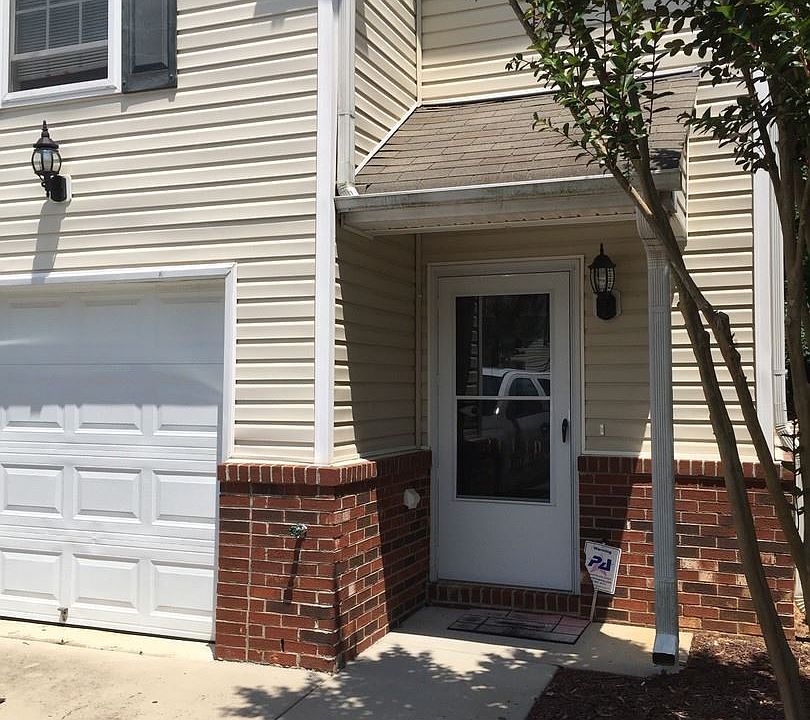 2nd image of 3111 D Alder Way