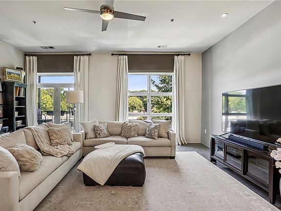 5th image of 560 Dutch Valley Rd NE APT 2403