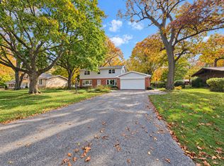 317 E Forest Ln, Palatine, IL 60067