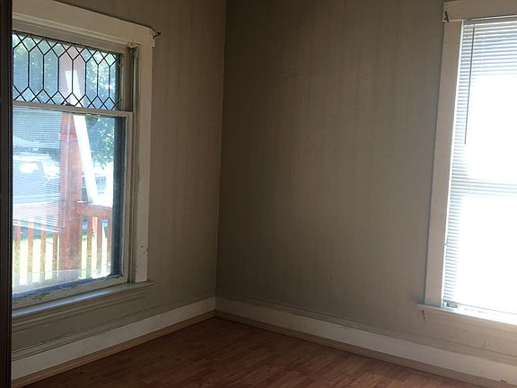 5th image of 1217 E Carlisle Ave