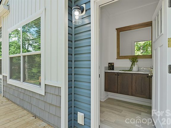 4th image of 24 Green Burch Dr
