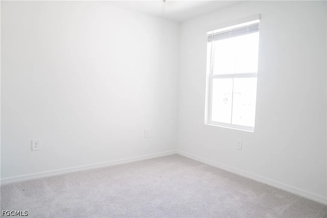 3 bed, 2.5 bath, 1347 sqft, $1,800 — Photo 4