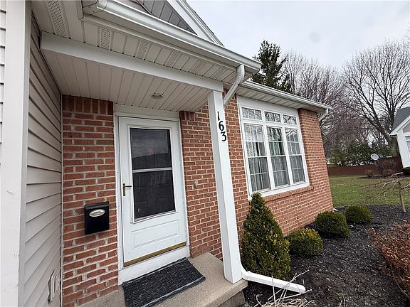 3rd image of 163 Lillian Ln