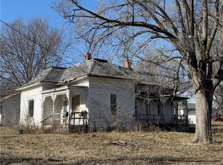 309 W Samuel St, Hamilton, MO 64644