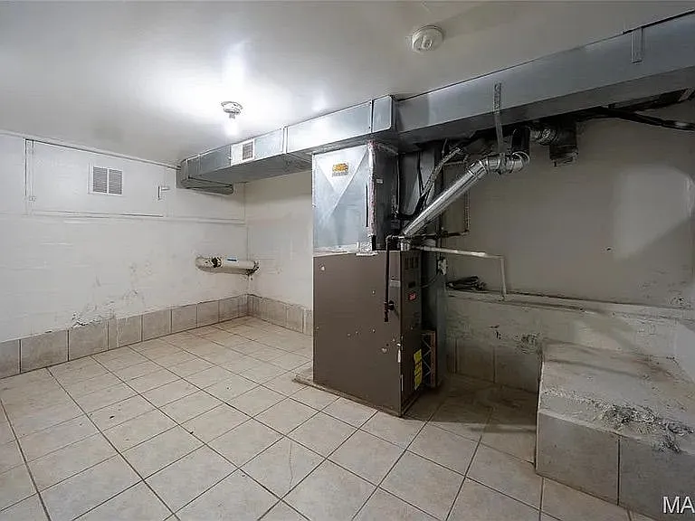 709 Dammert Ave — Photo 6