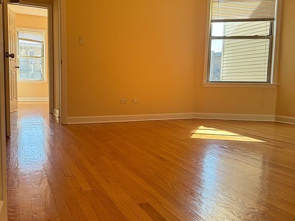 4th image of 6227 N Washtenaw Ave APT 2