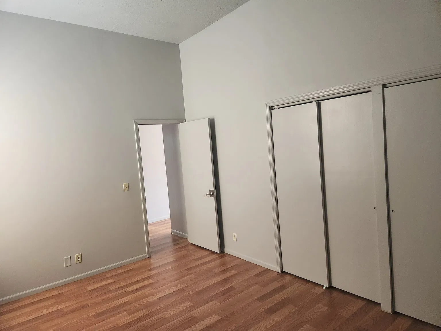 1 bed, 725 sqft, $1,000 — Photo 3