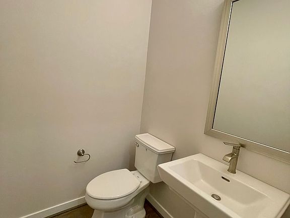 4th image of 10938 NE 189th St Unit D