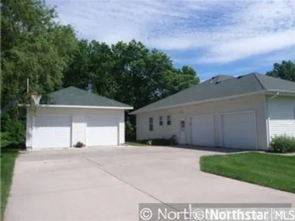 14644 Lola Ave, Waseca, MN 56093
