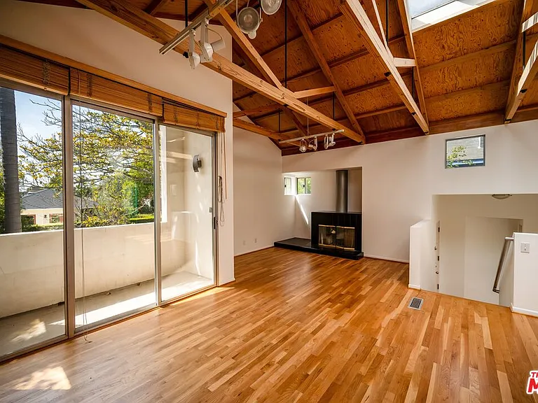 656 Angelus Pl — Photo 4