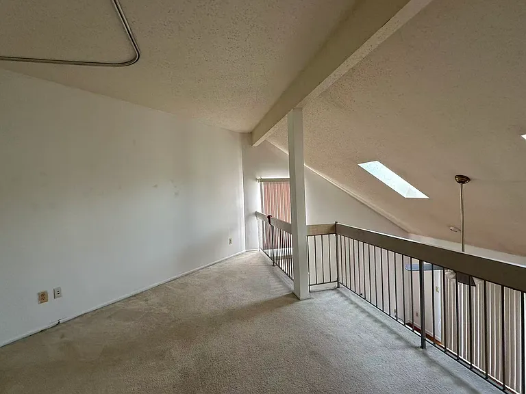 28 Spencer St #213 — Photo 7
