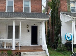 115 N 1st St, Stroudsburg, PA