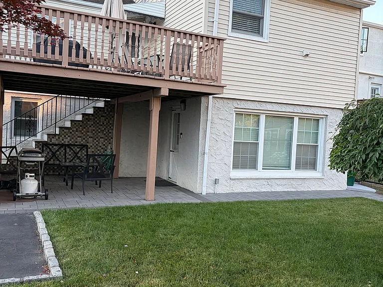 330 Jefferson Ave #2 — Photo 12
