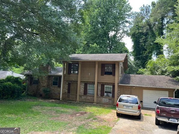 4081 Creek Ct, Stone Mountain, GA 30083