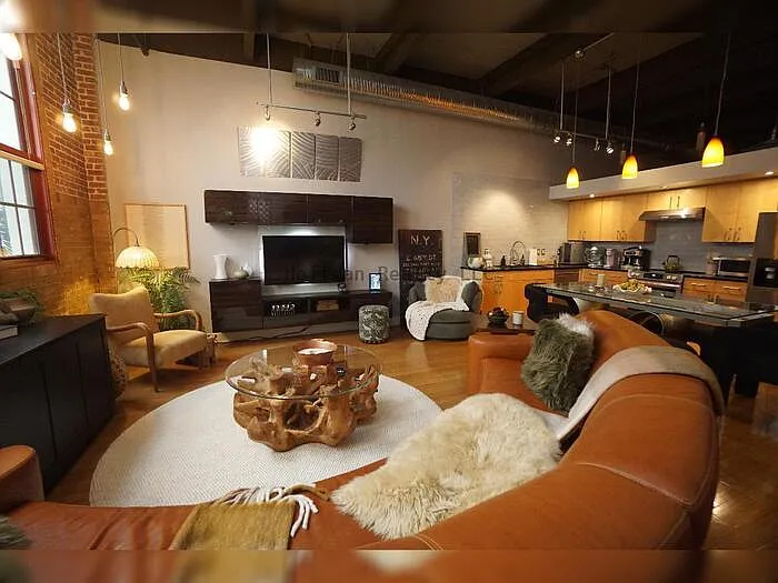 1501 W Horatio St #111 — Photo 8