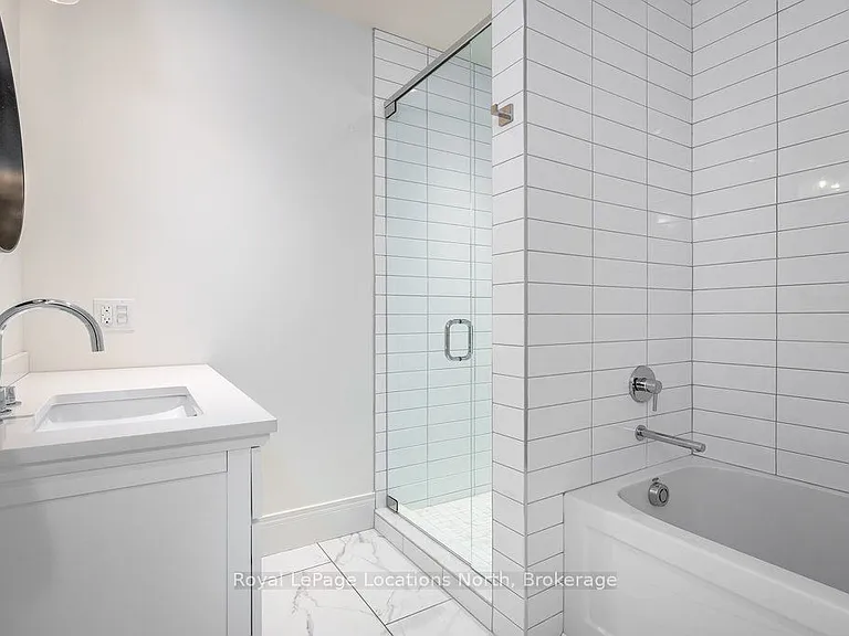 20 Alice St E #1 — Photo 19