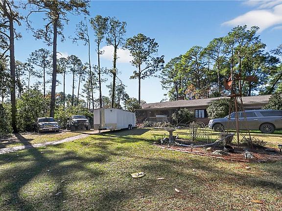 5th image of 906 Elizabeth Pl