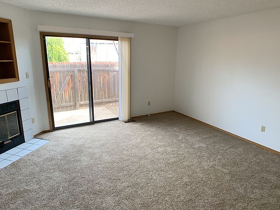 2439_lexington_village_a_11092020