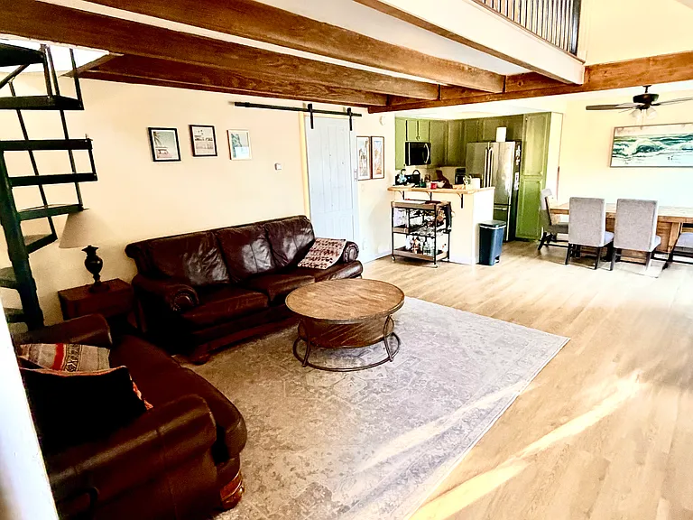333 N Melrose Dr #H — Photo 1