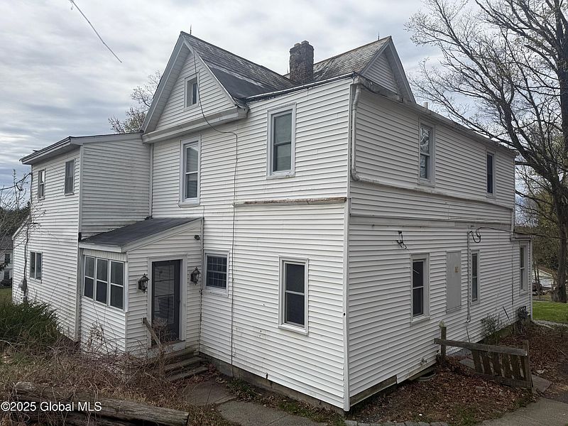 2nd image of 935 Hoosick Road