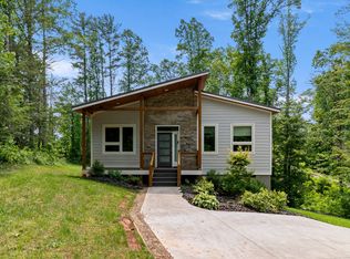 5 Country Cove Ct, Leicester, NC 28748