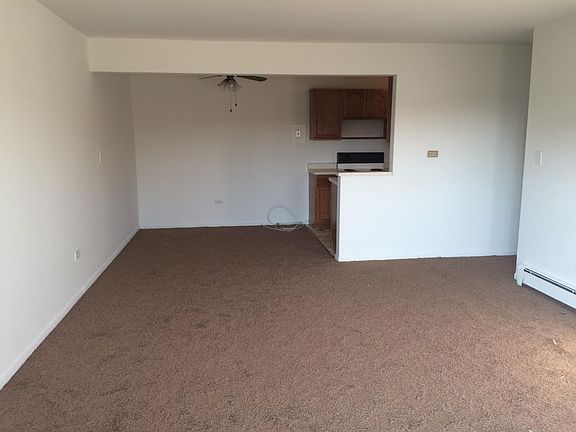 4th image of 7422 Brookdale Dr