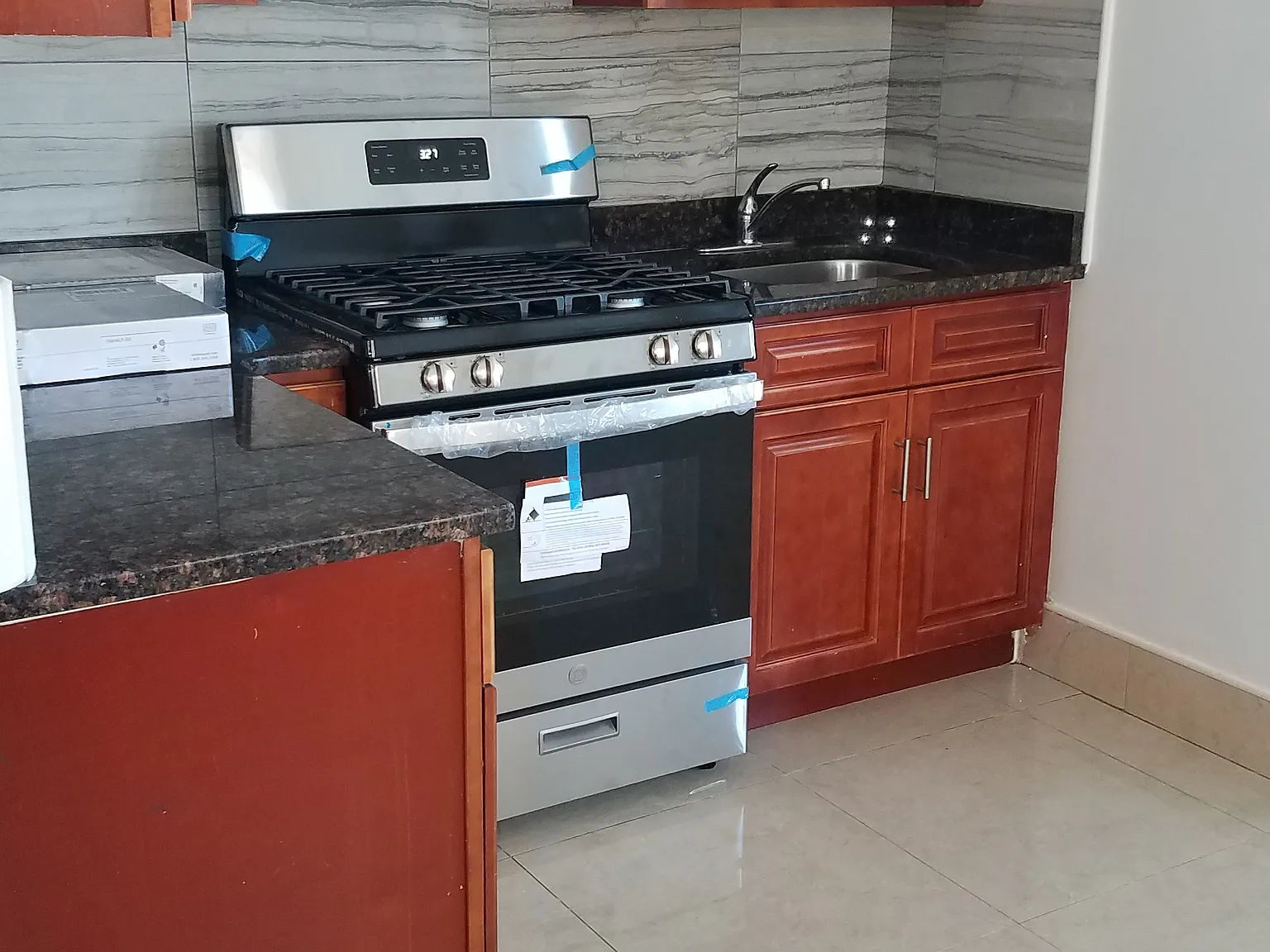 4 bed, 1.5 bath, 1200 sqft, $3,300 — Photo 3