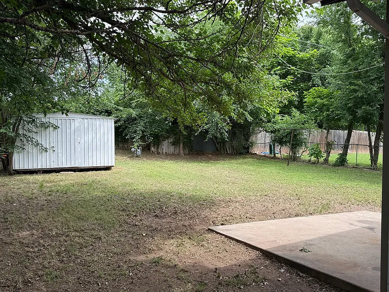 621 Rancho Dr — Photo 10