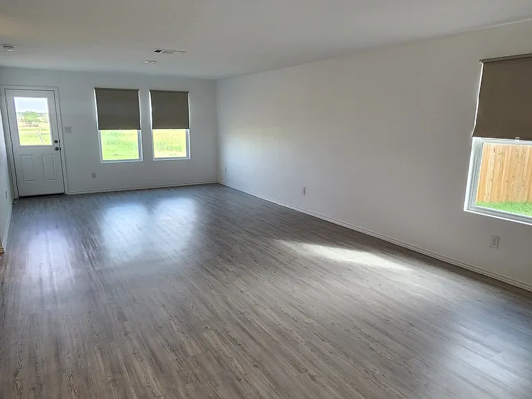 2815 Charpak Dr — Photo 6