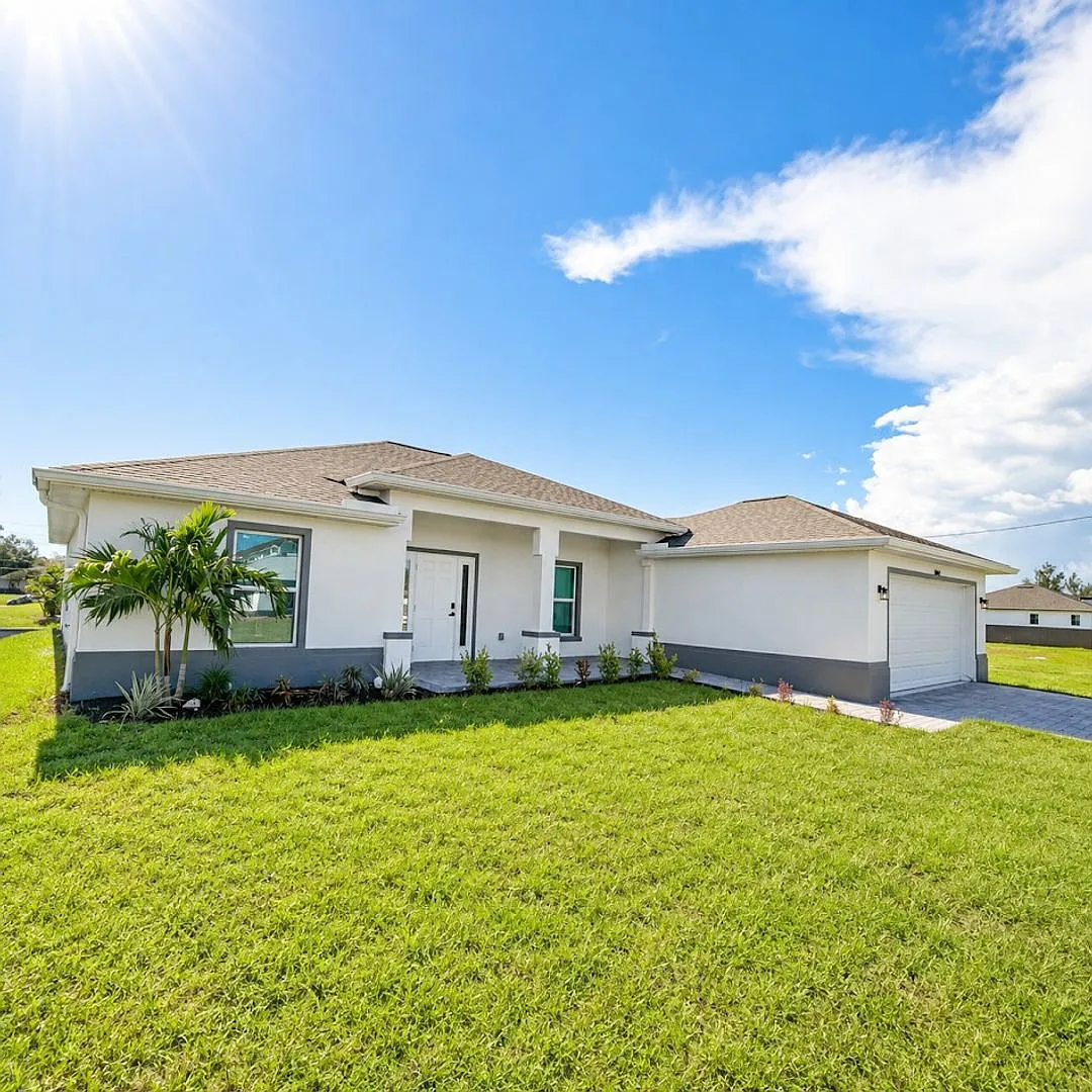Brand-New Luxury Home Modern, Spacious & Move-In Ready! — Photo 3