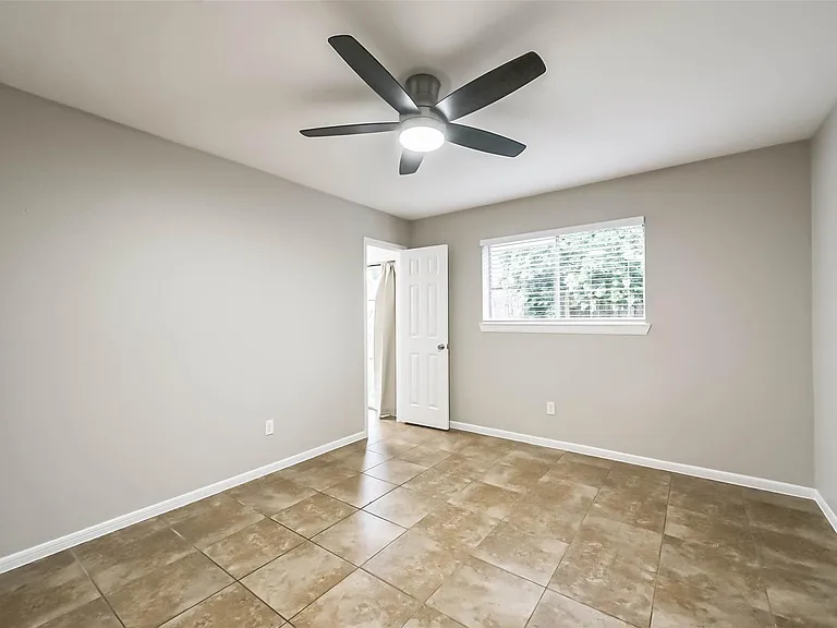 18515 Meadows Way Dr — Photo 15