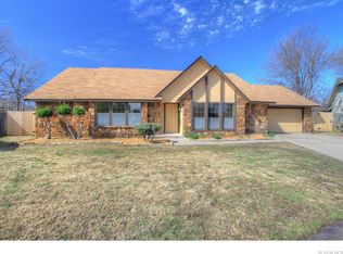 9216 E 59th Pl, Tulsa, OK 74145